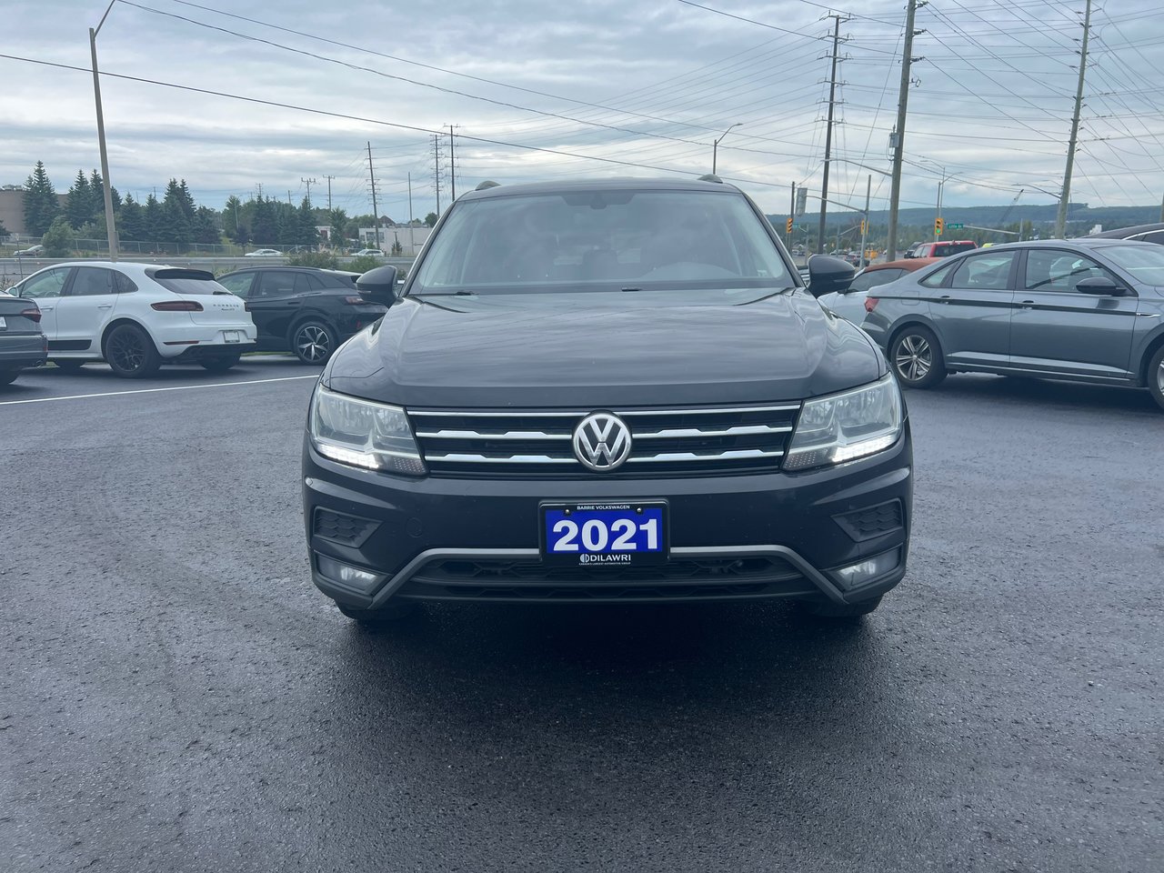 Used 2020 Deep Black Pearl Volkswagen Comfortline image 2