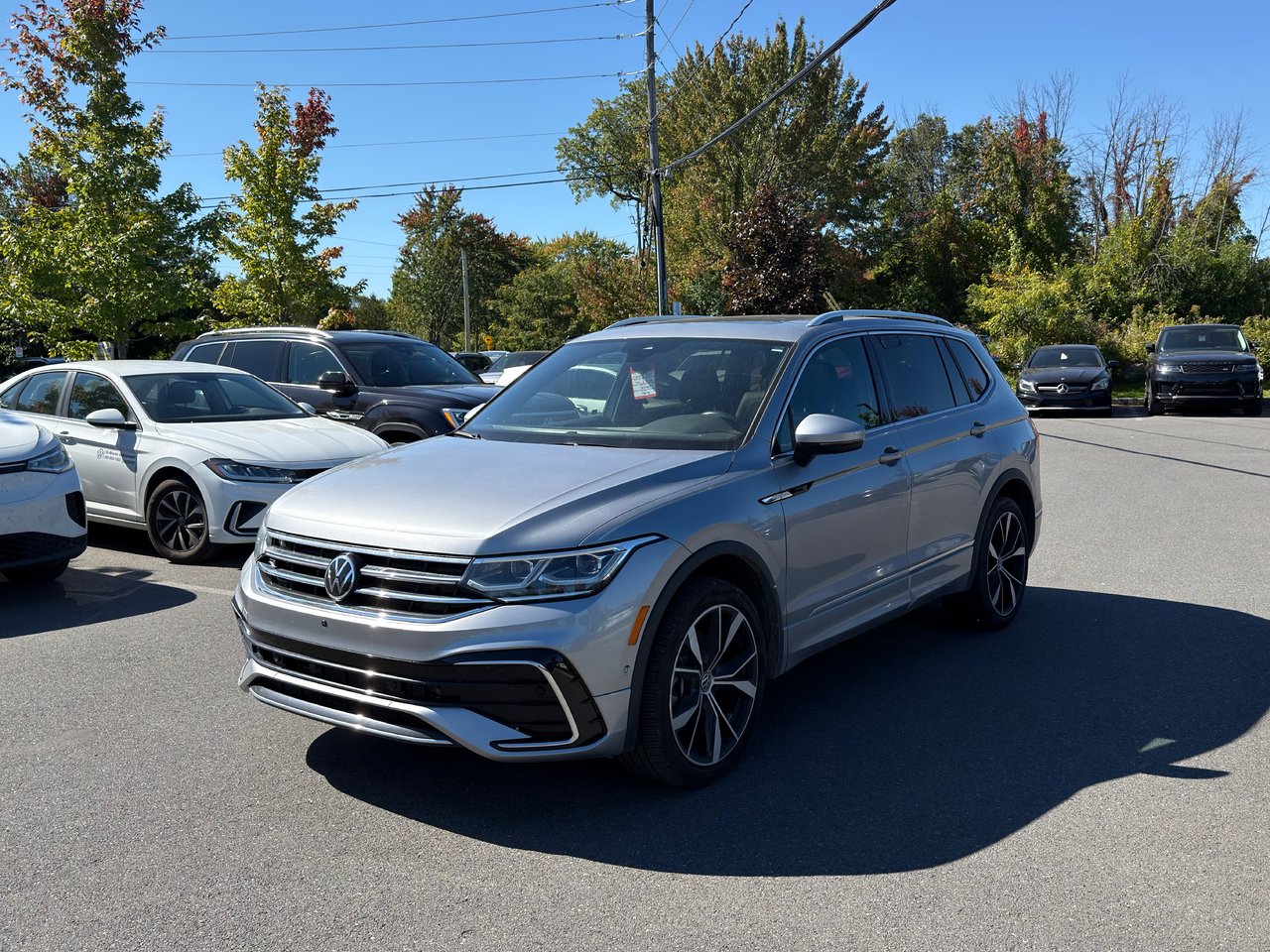 Silver (ARGENT PYRITE MÉTALLISÉ) 2024 Volkswagen Tiguan SUV / Crossover Automatic