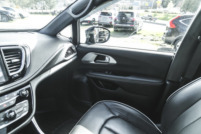 2024 Chrysler Pacifica Limited-37