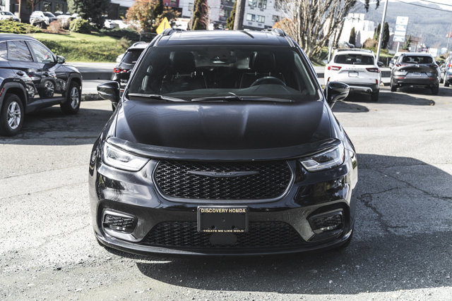 2024 Chrysler Pacifica Limited-1