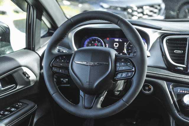 2024 Chrysler Pacifica Limited-25