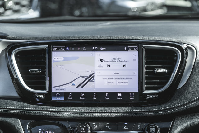 2024 Chrysler Pacifica Limited-26
