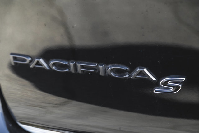 2024 Chrysler Pacifica Limited-11