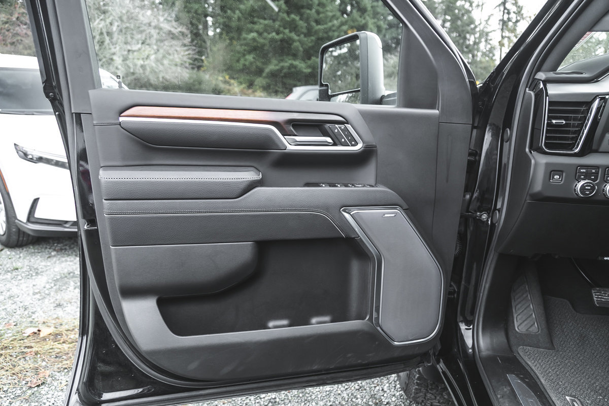 2025 GMC Sierra 3500HD Denali-16