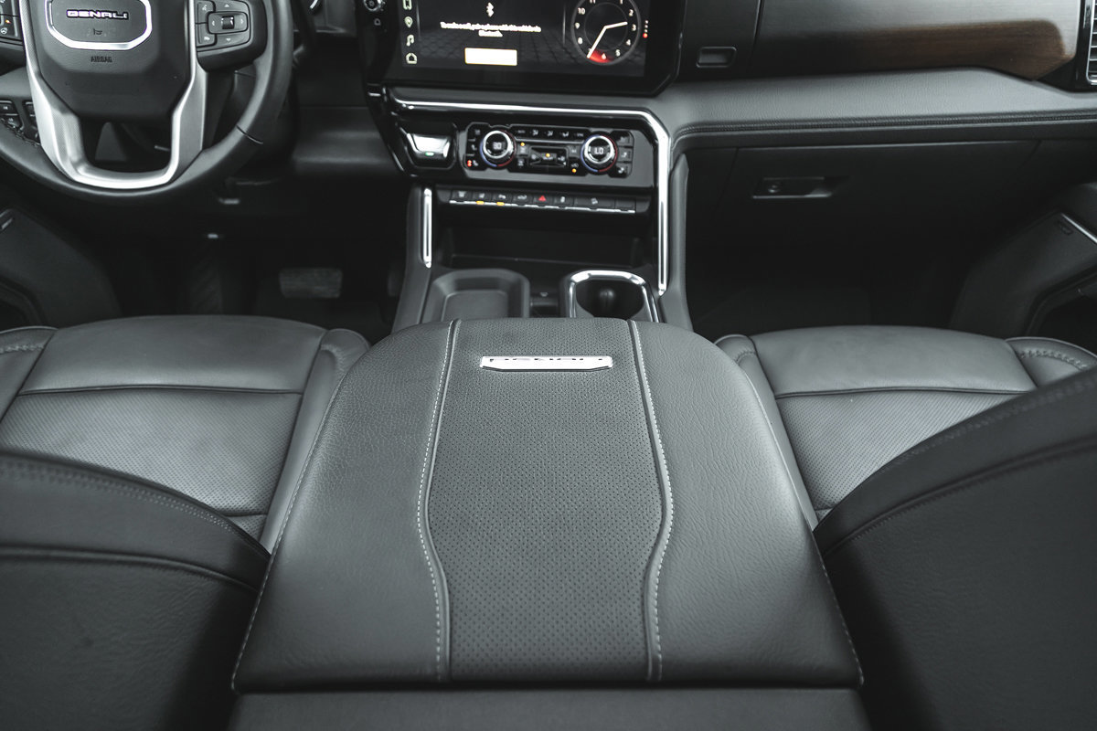 2025 GMC Sierra 3500HD Denali-32
