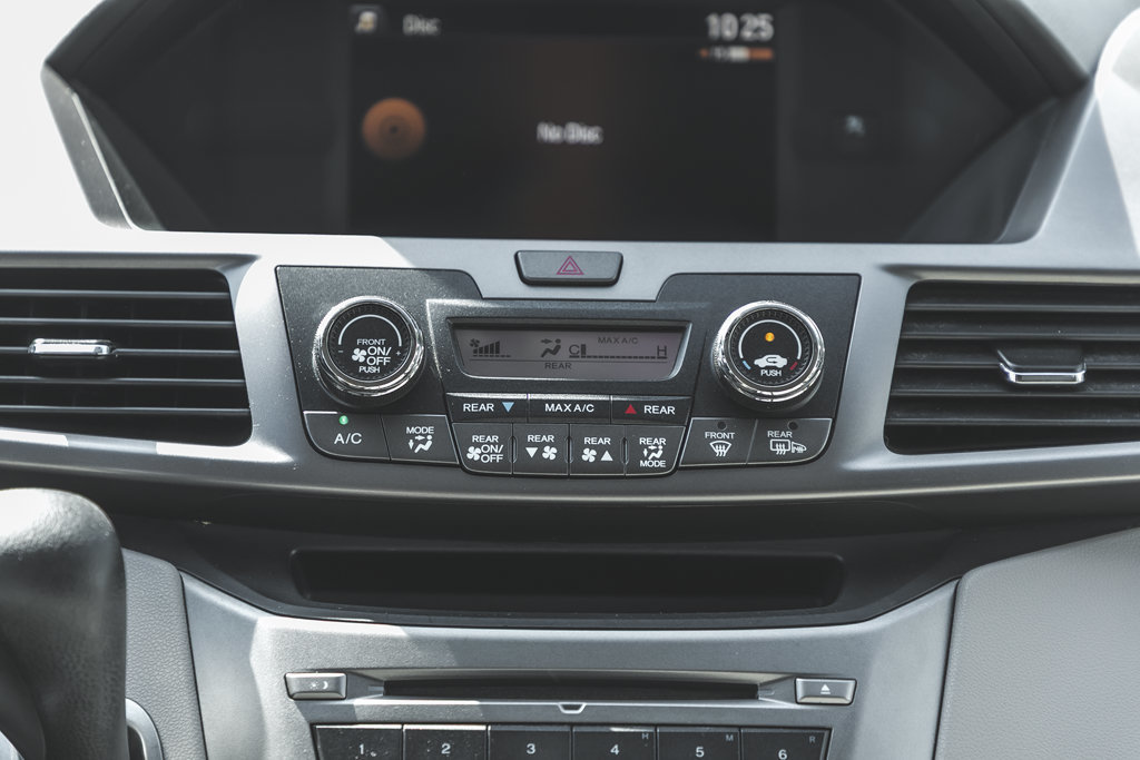 2017 Honda Odyssey SE-23
