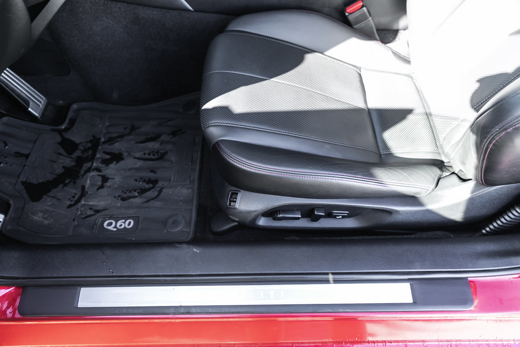 2021 Infiniti Q60-21