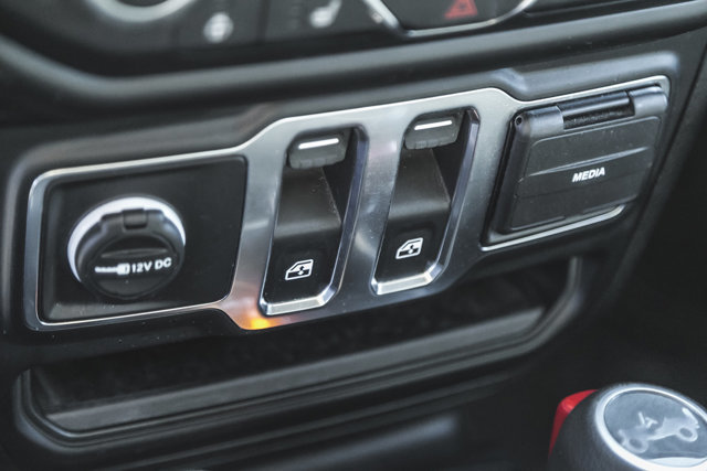 2019 Jeep Wrangler Sport S-28