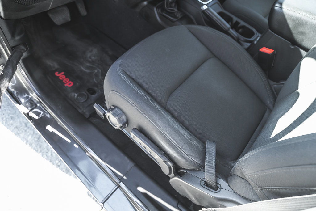 2019 Jeep Wrangler Sport S-14