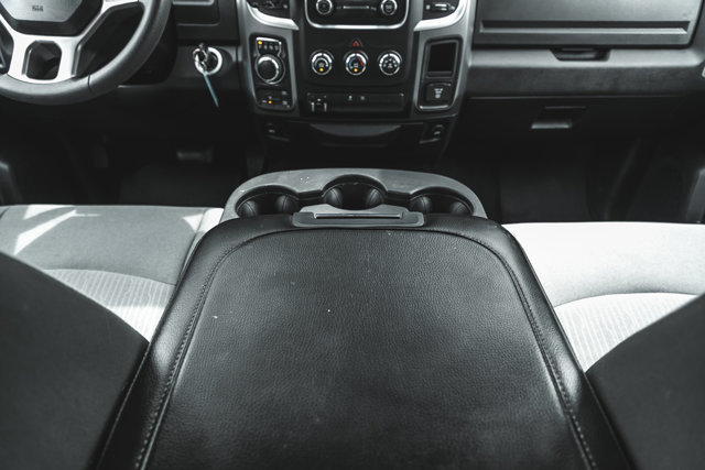 2022 Ram 1500 Classic SLT-28