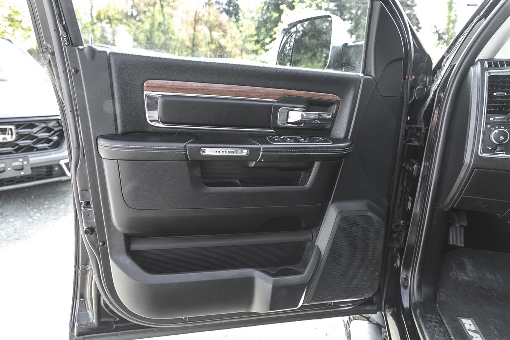 2014 Ram 1500 Laramie-16
