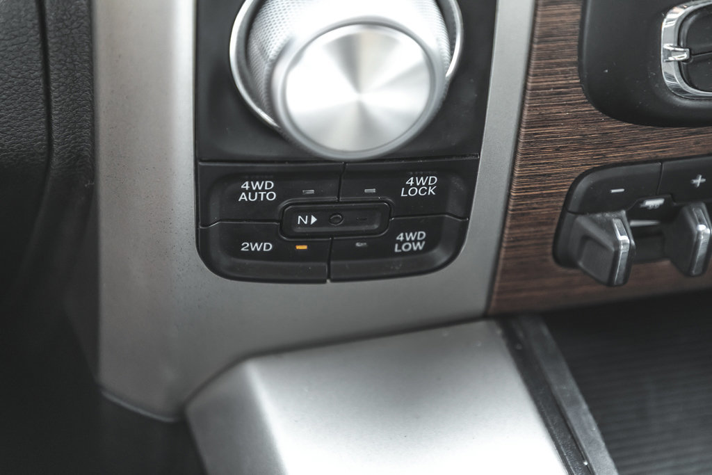 2014 Ram 1500 Laramie-41
