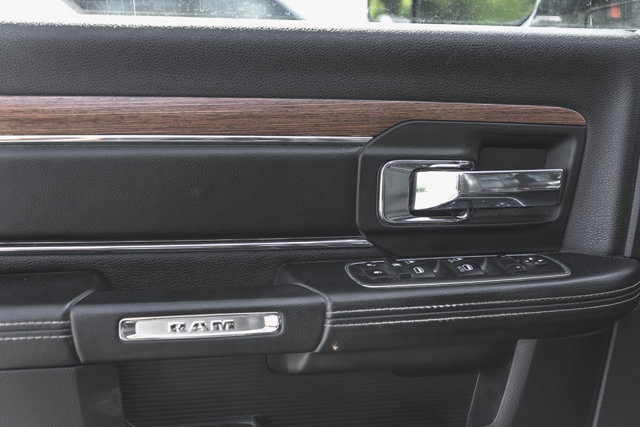 2014 Ram 1500 Laramie-17