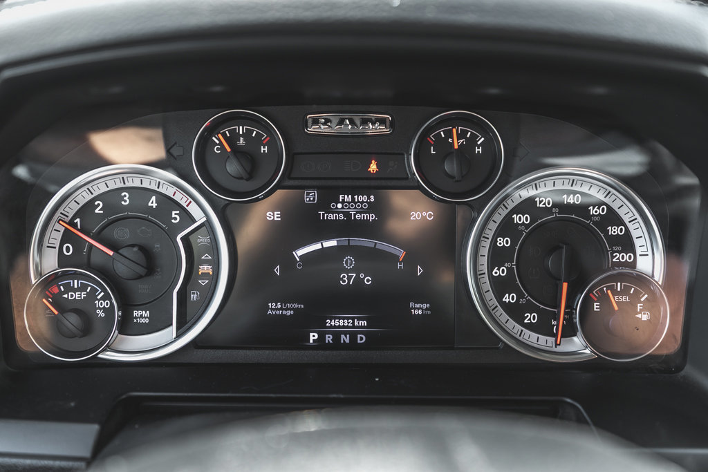 2014 Ram 1500 Laramie-33