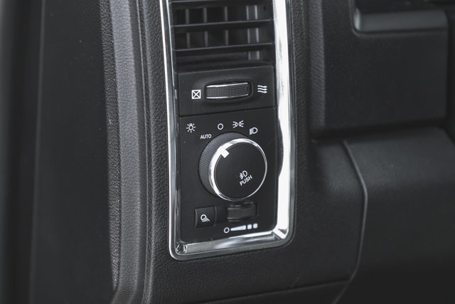 2014 Ram 1500 Laramie-19