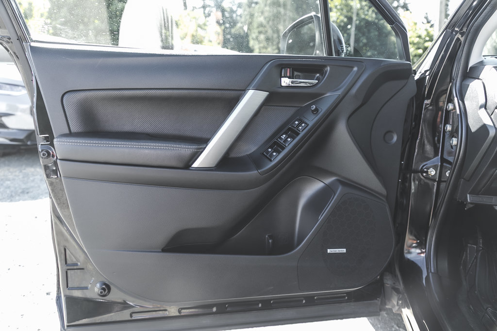 2016 Subaru Forester i Limited-13