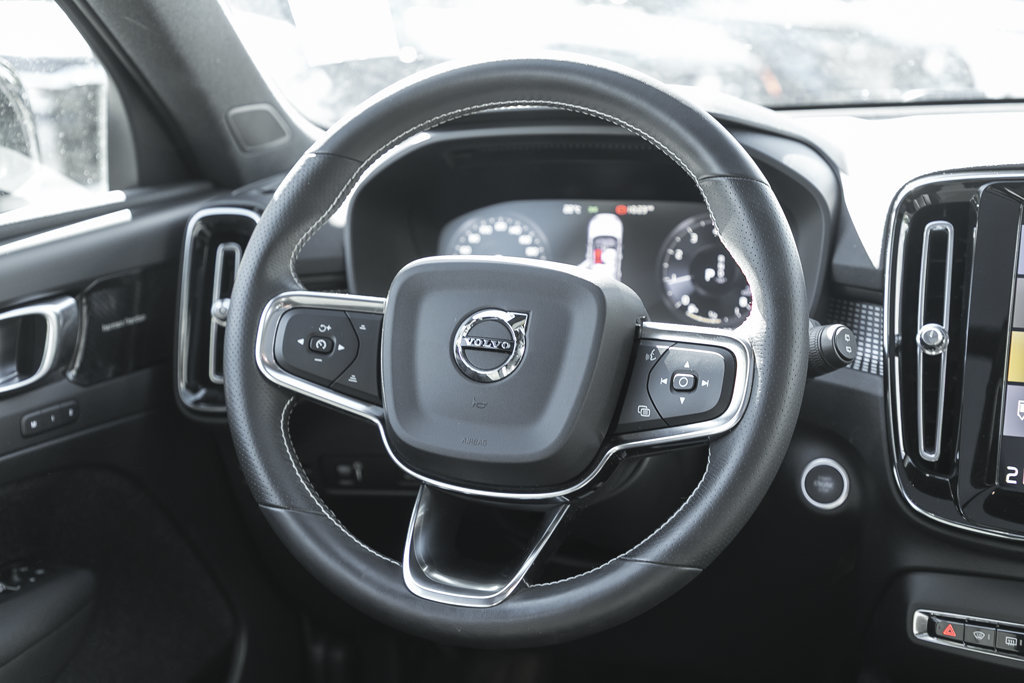 2021 Volvo XC40 R-Design-23
