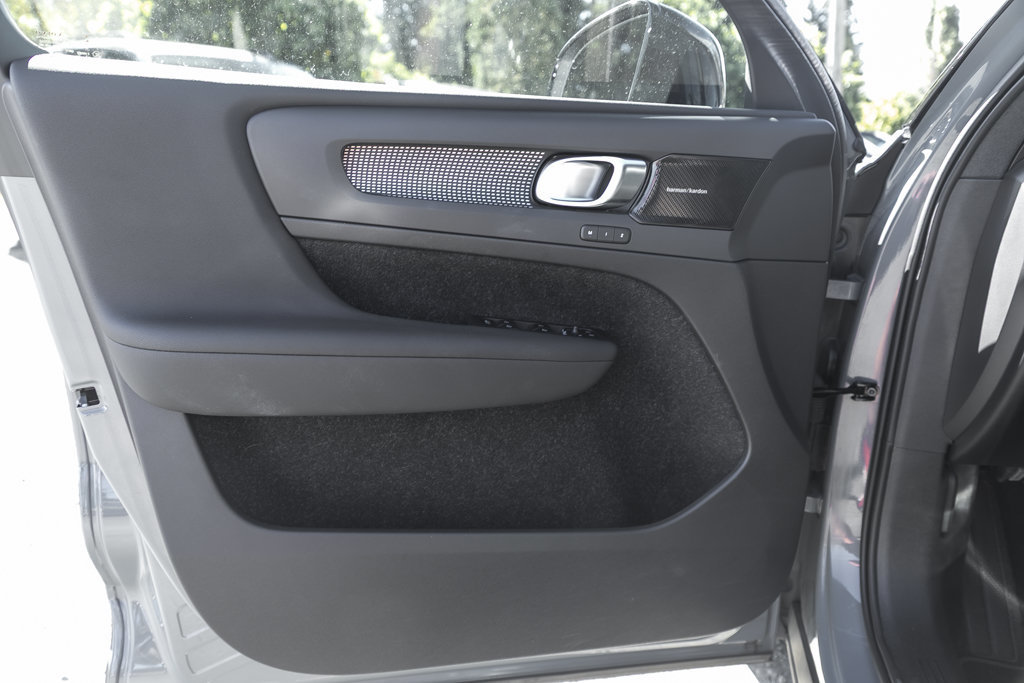 2021 Volvo XC40 R-Design-13