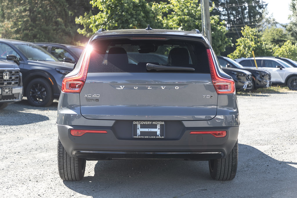 2021 Volvo XC40 R-Design-7