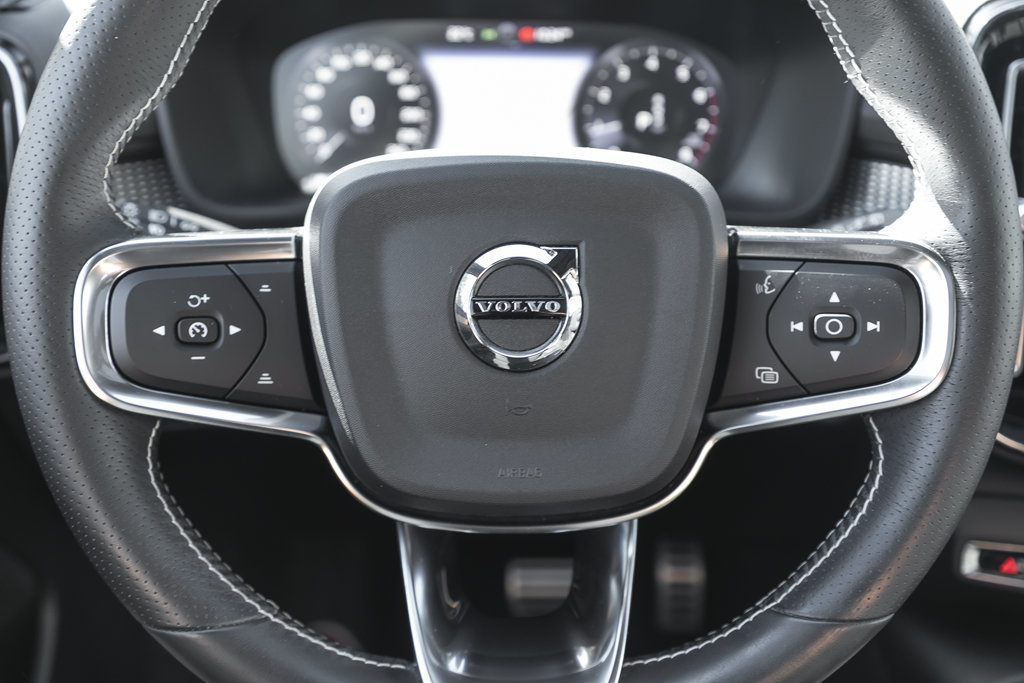 2021 Volvo XC40 R-Design-29