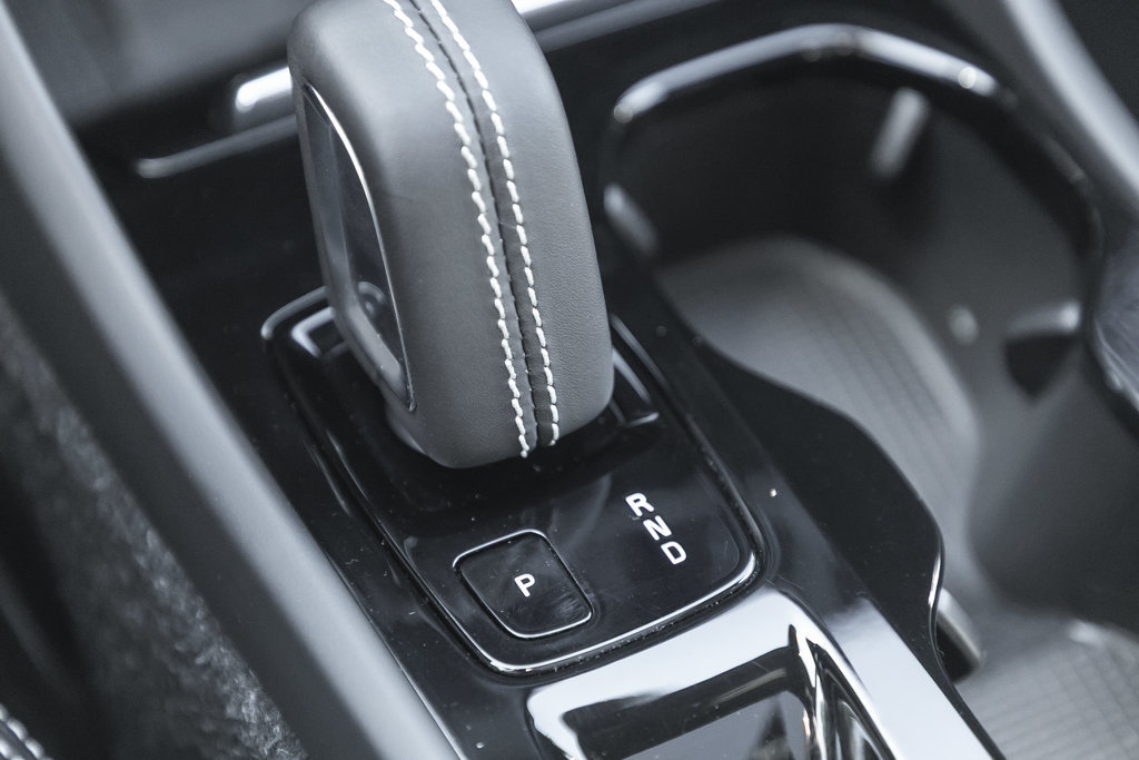 2021 Volvo XC40 R-Design-34