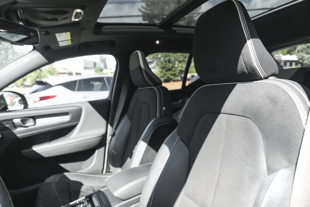 2021 Volvo XC40 R-Design-20