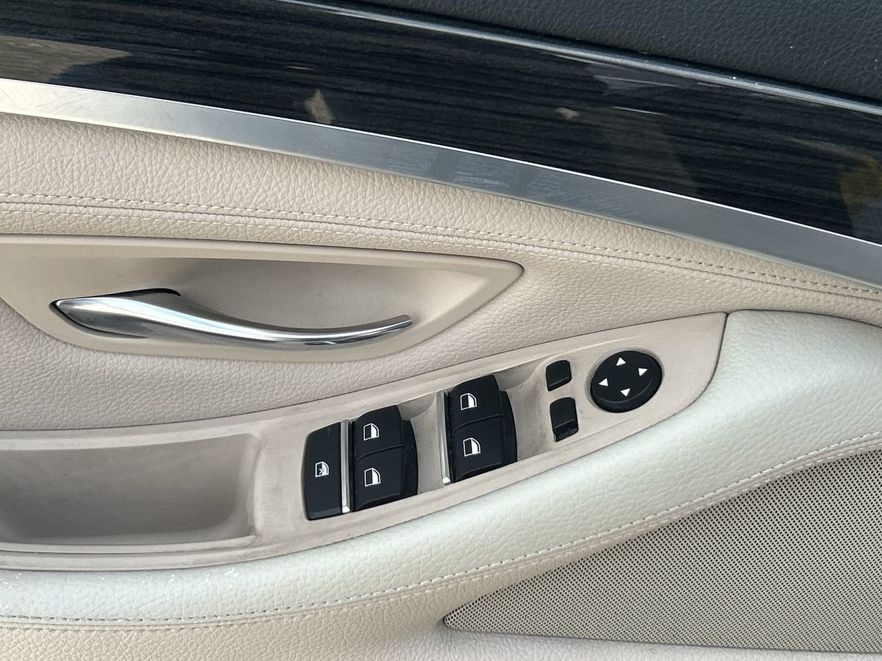 Used 2016  BMW 528i xDrive image 20