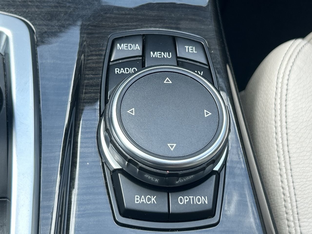 Used 2016  BMW 528i xDrive image 26