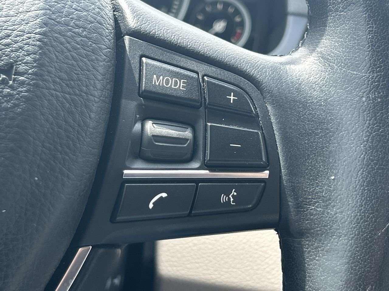 Used 2016  BMW 528i xDrive image 29