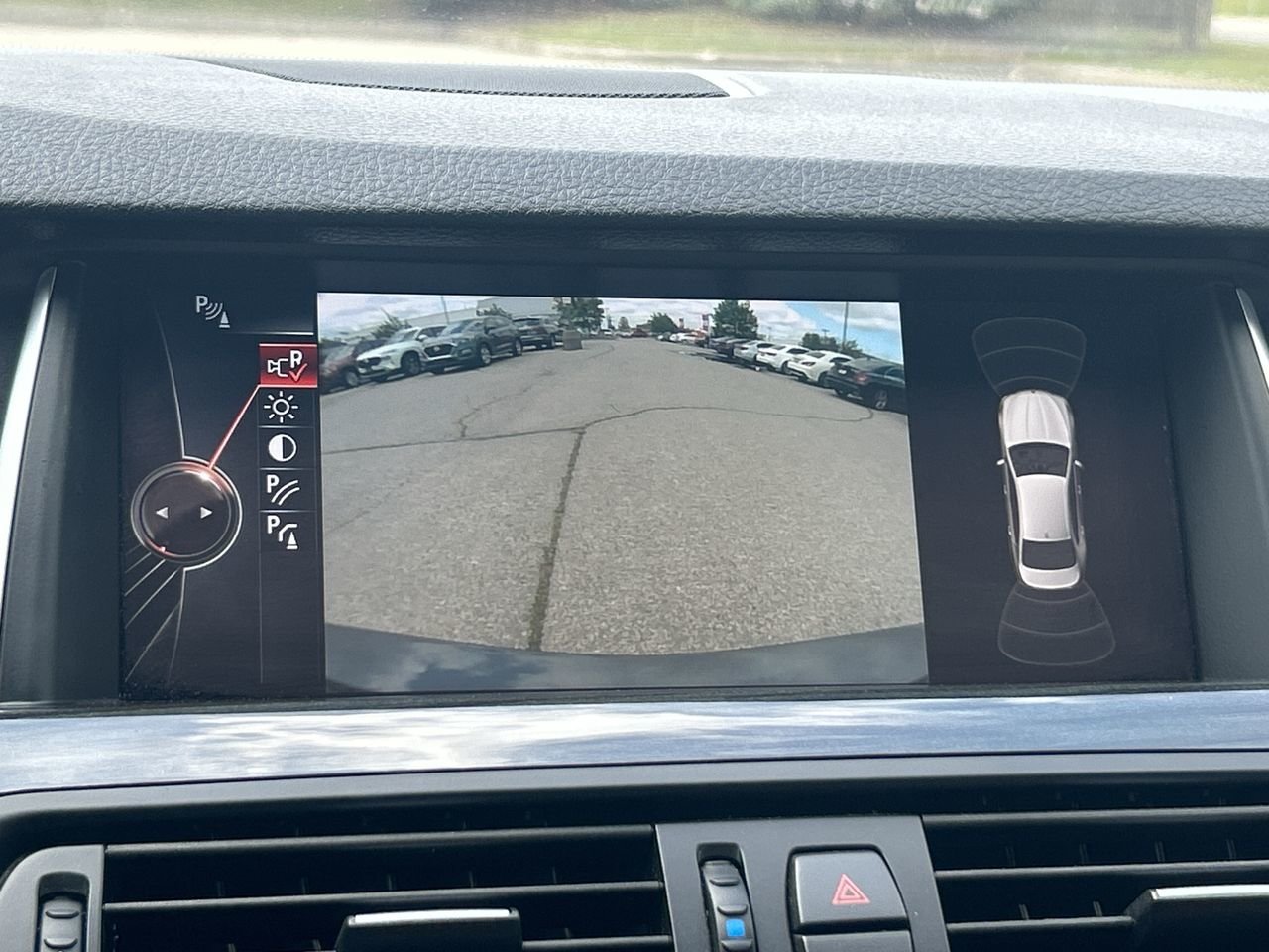 Used 2016  BMW 528i xDrive image 28