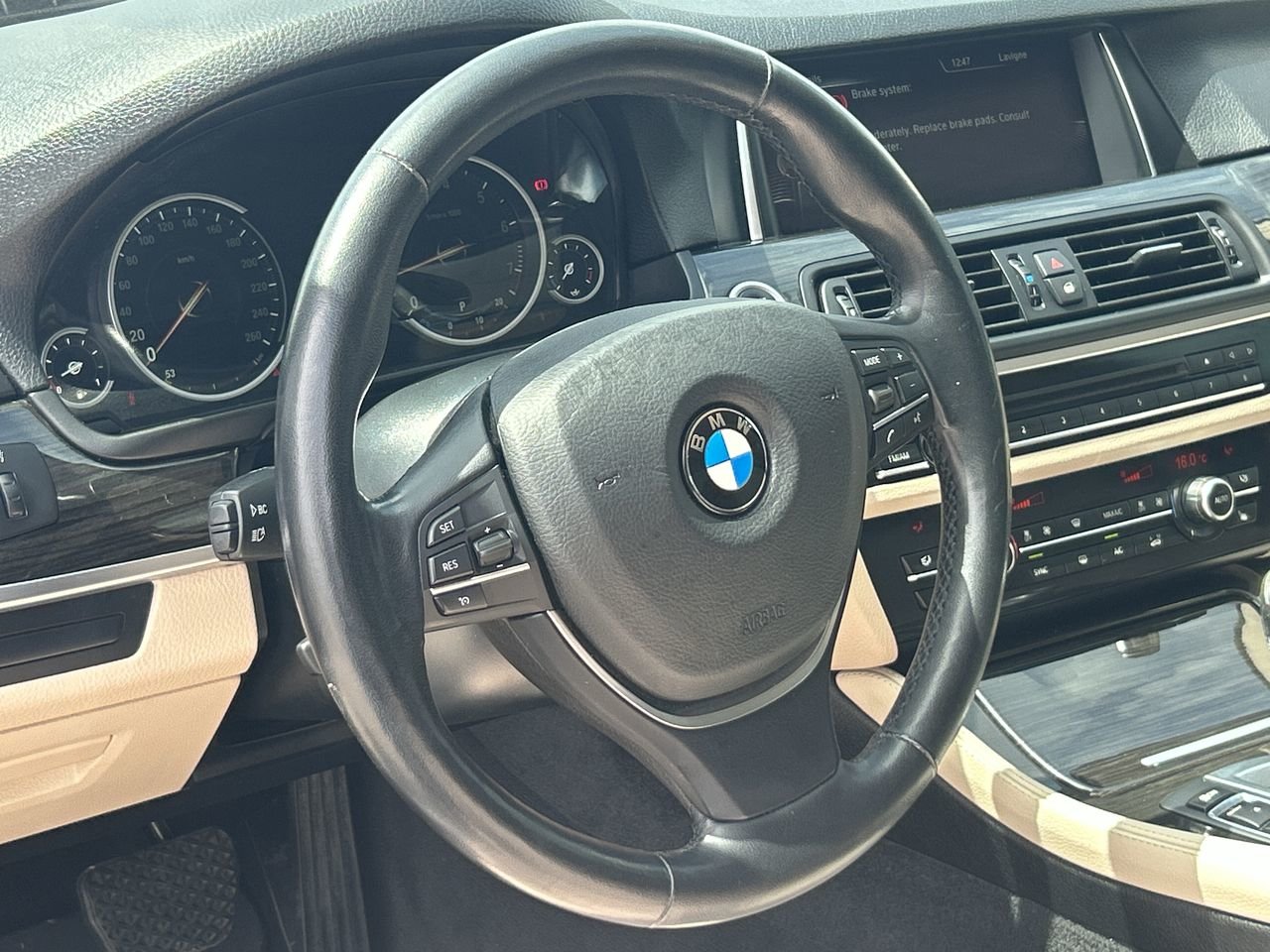 Used 2016  BMW 528i xDrive image 21