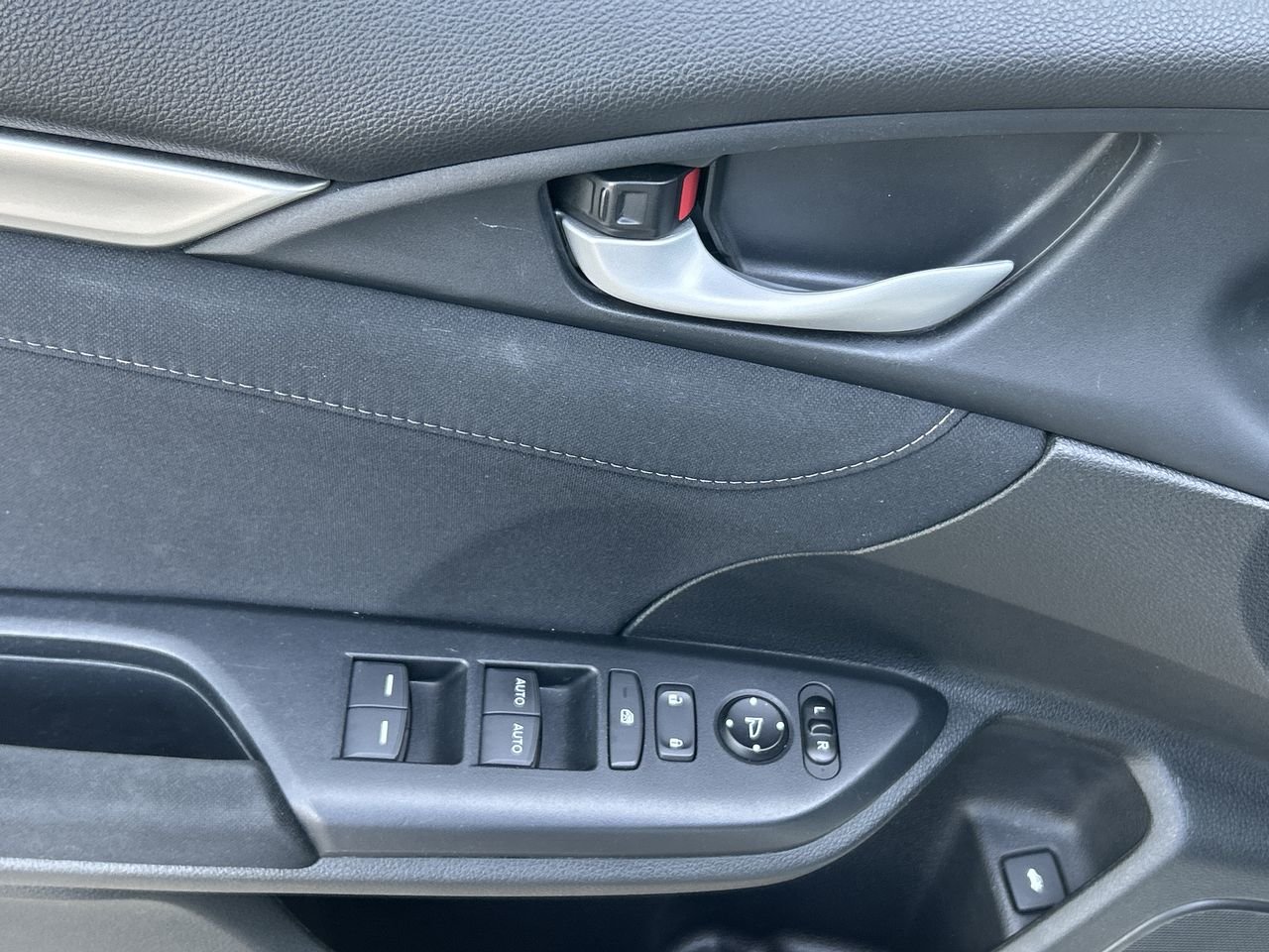 Used 2016  Honda EX image 20