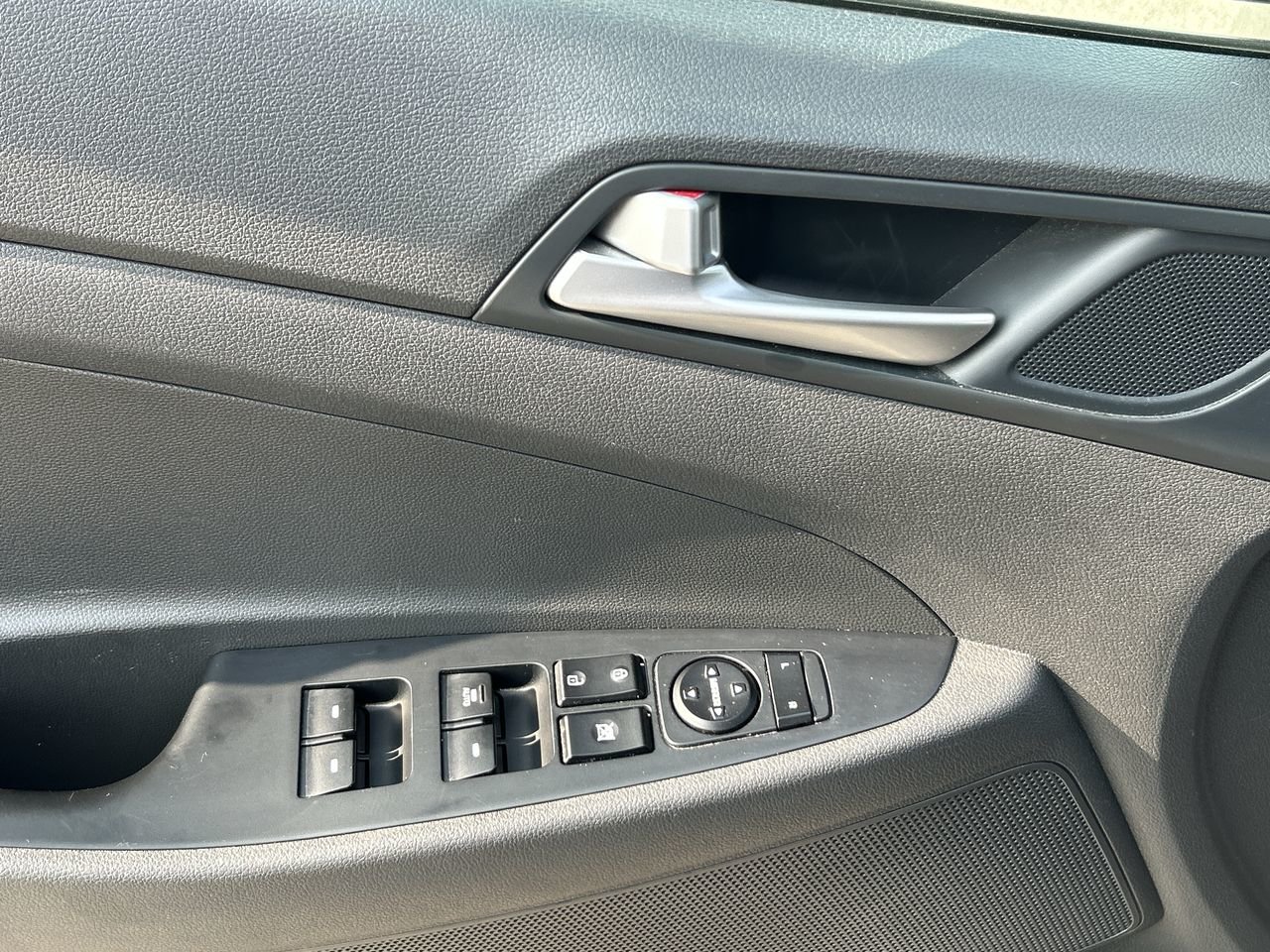 Used 2020  Hyundai Preferred image 21