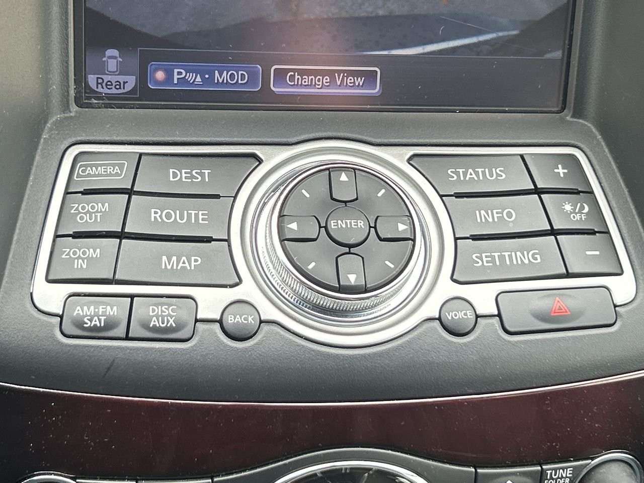 Used 2017  INFINITI  image 26