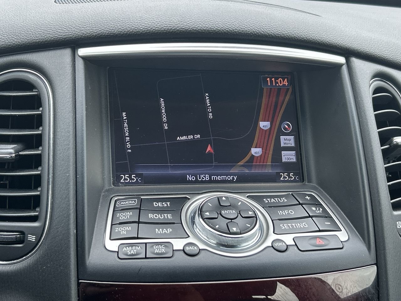 Used 2017  INFINITI  image 22