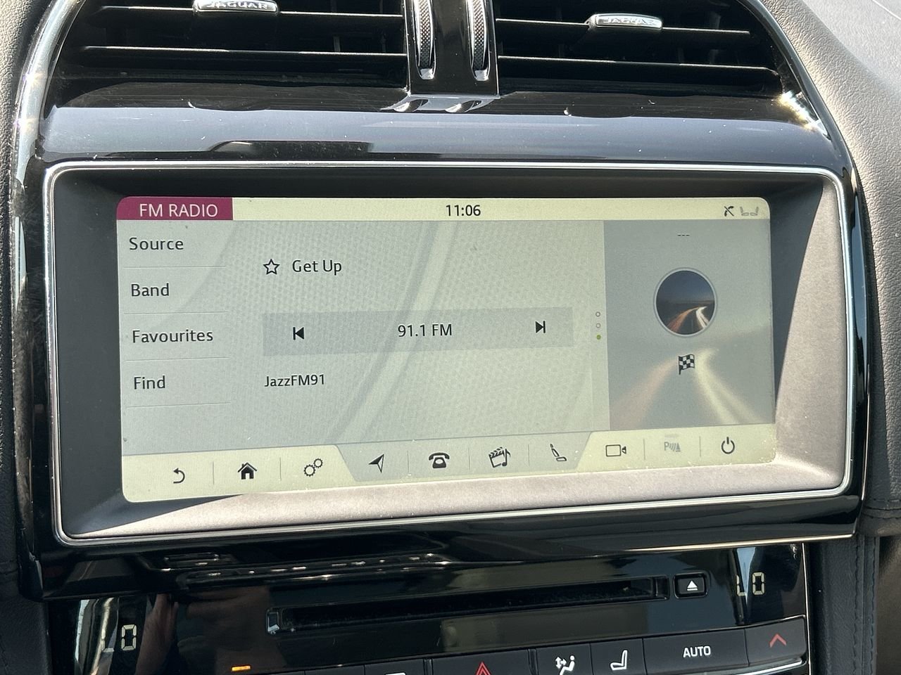 Used 2019  Jaguar Prestige image 24