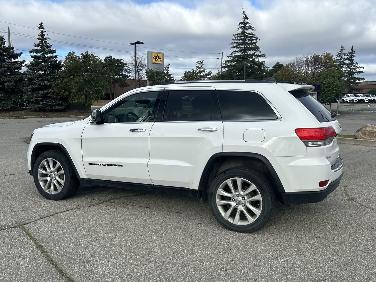 Certified Used 2017 Bright White Jeep Limited image 6