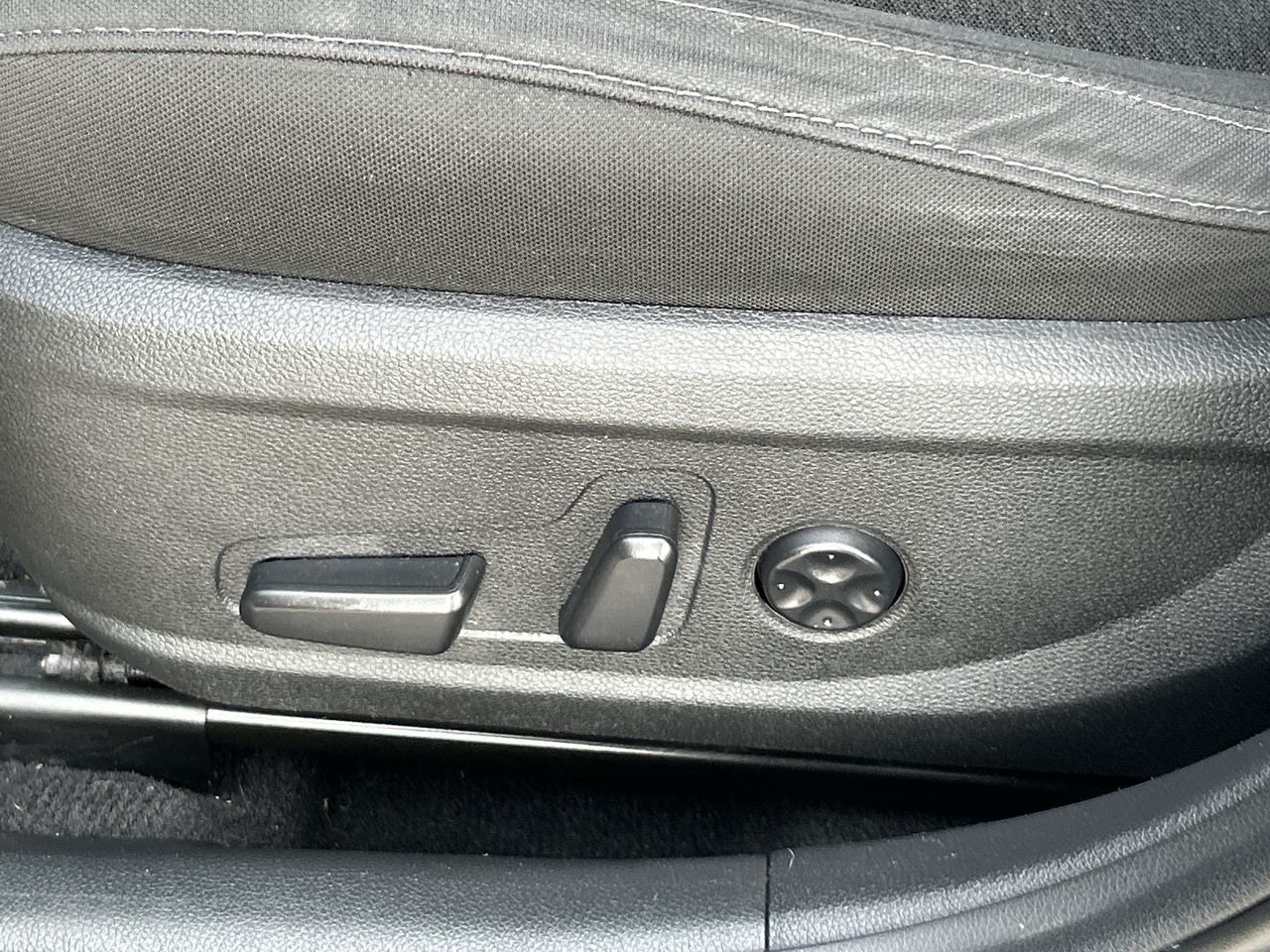 Used 2017  Kia  image 20