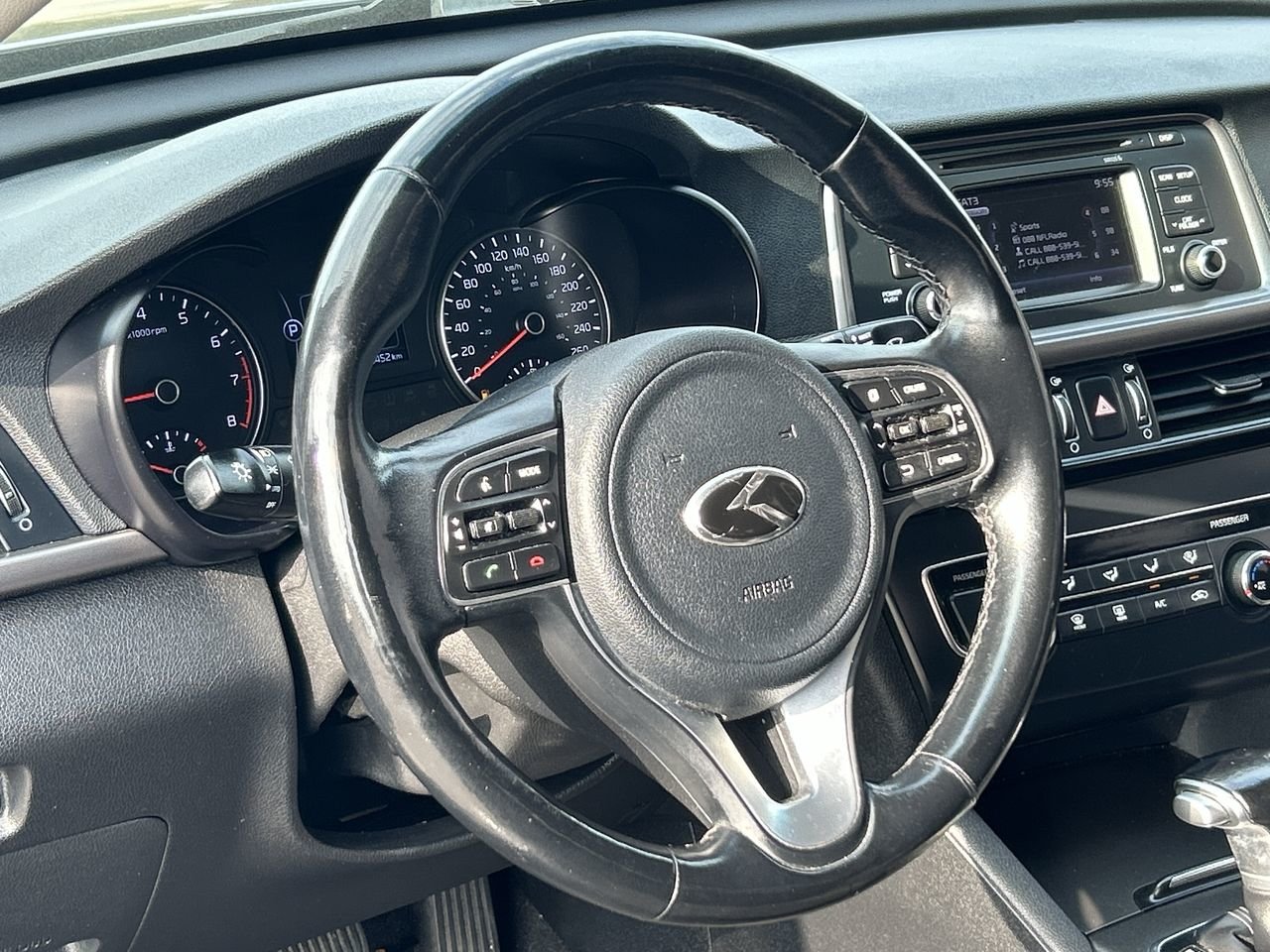 Used 2017  Kia  image 22