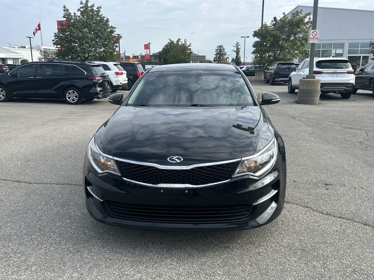 Used 2017  Kia  image 3