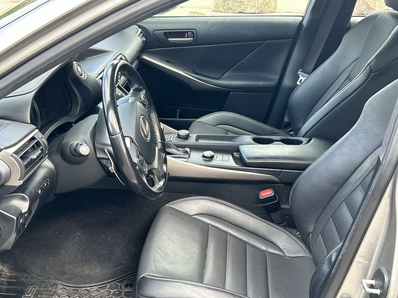 Used 2018  Lexus IS 300 image 19