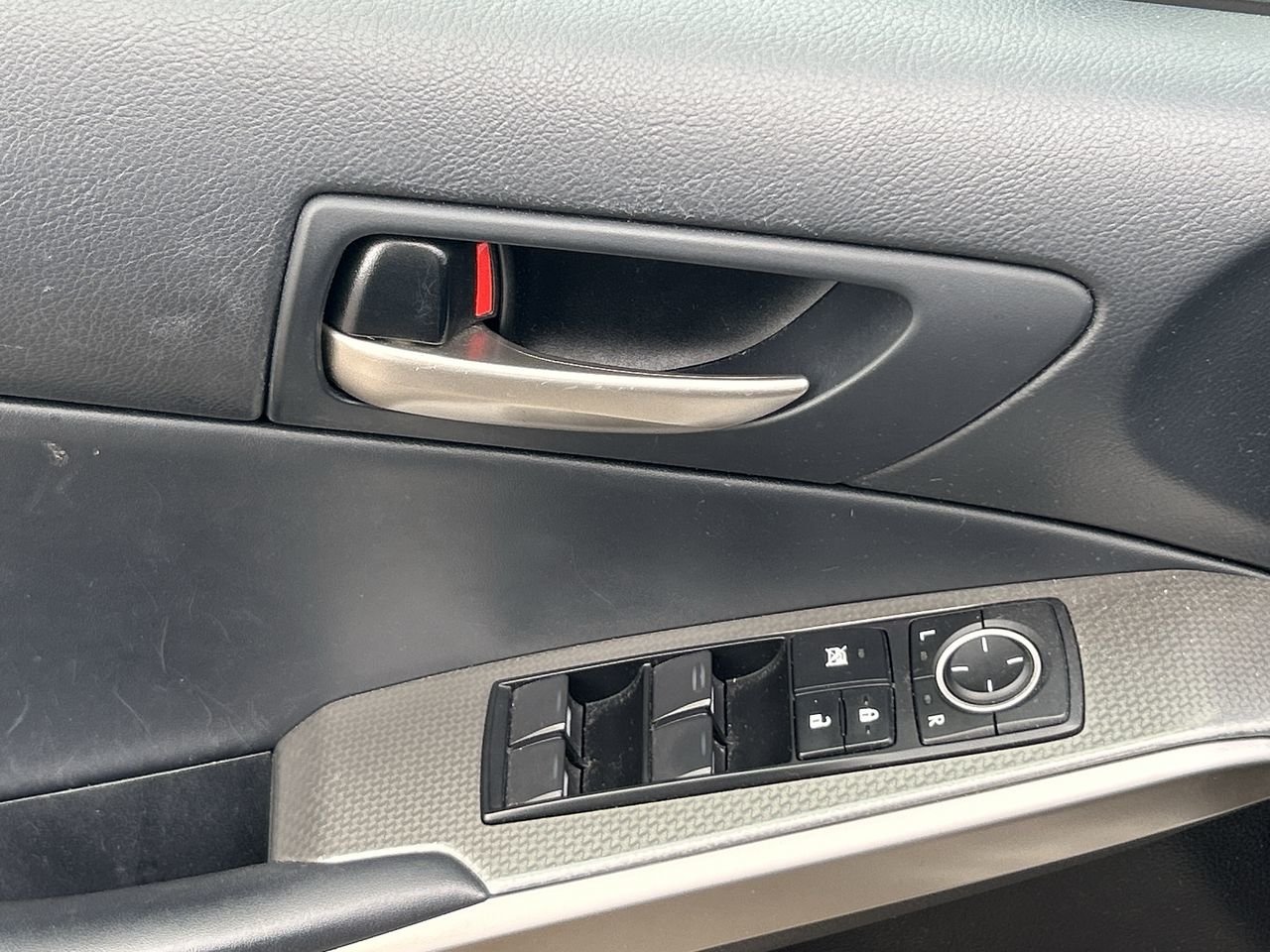 Used 2018  Lexus IS 300 image 21