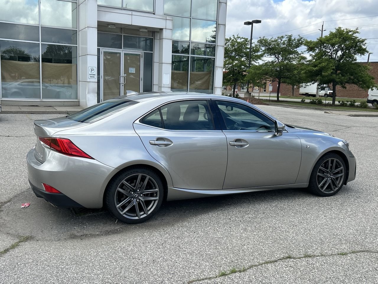 Used 2018  Lexus IS 300 image 9