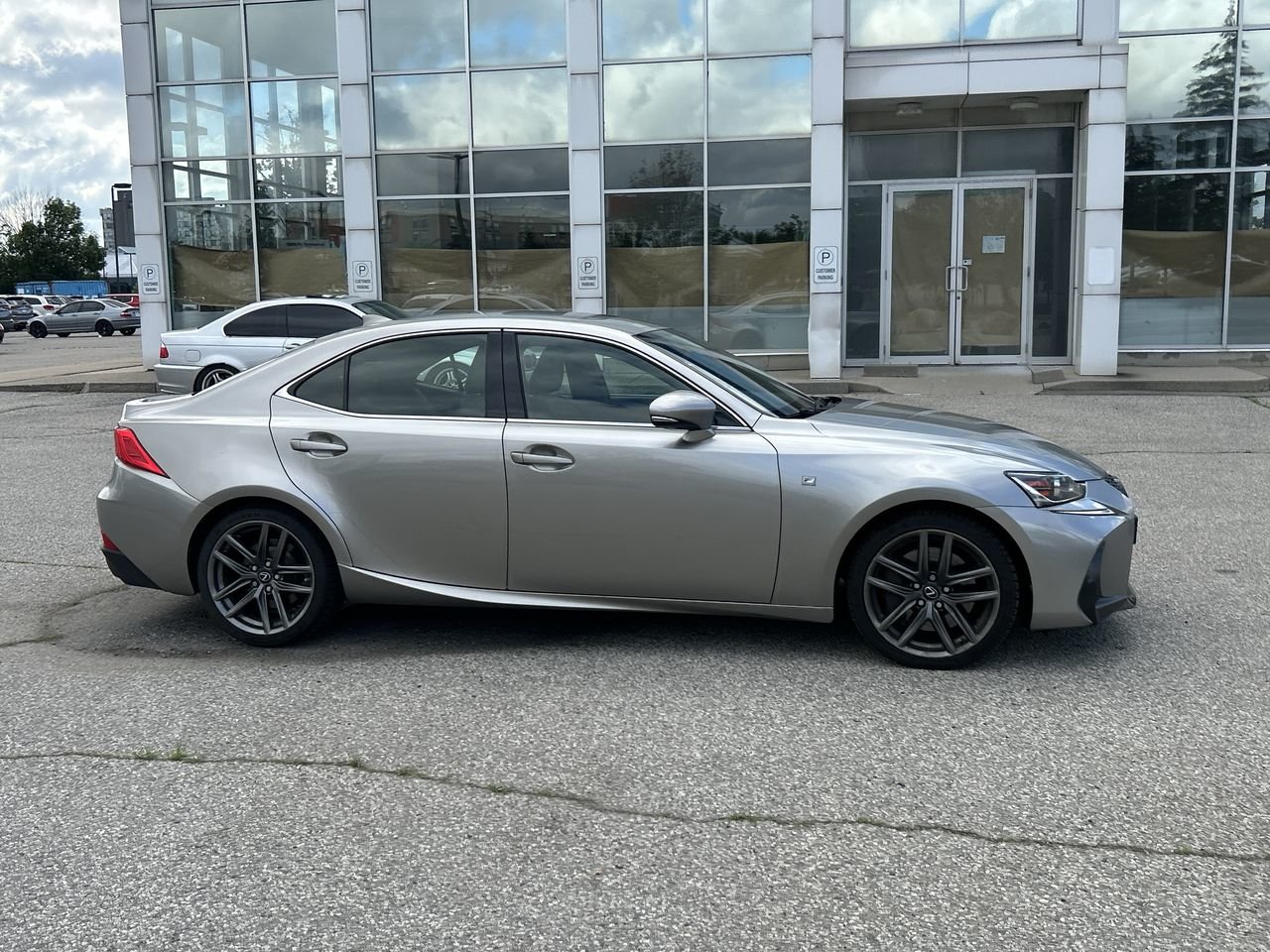 Used 2018  Lexus IS 300 image 11