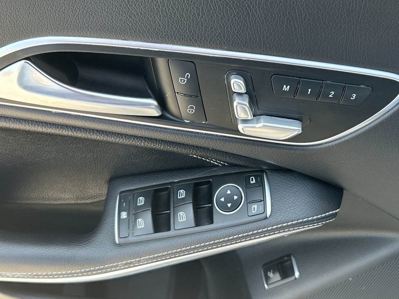 Used 2017  Mercedes-Benz CLA 250 image 21