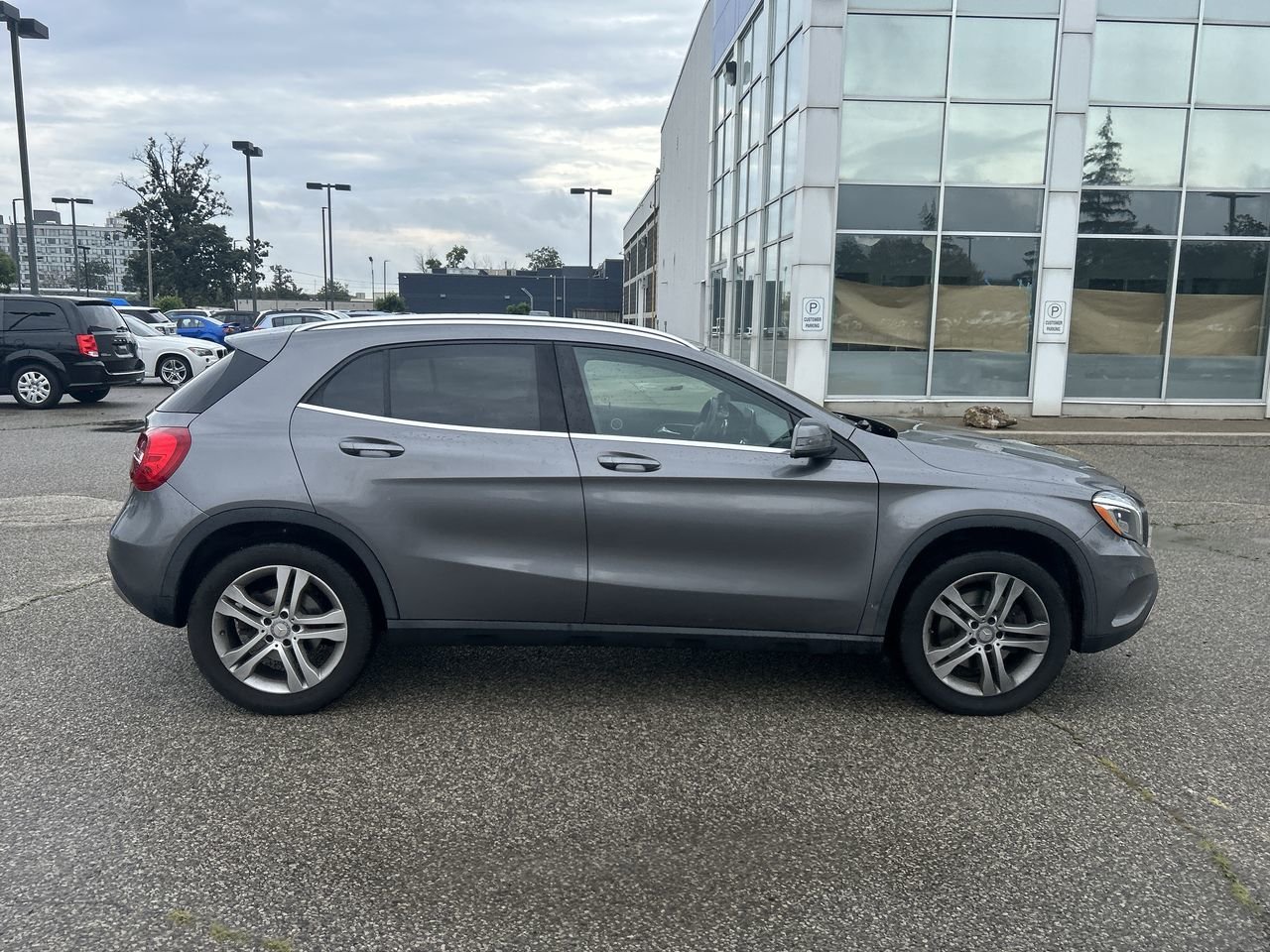 Used 2016  Mercedes-Benz GLA 250 image 13