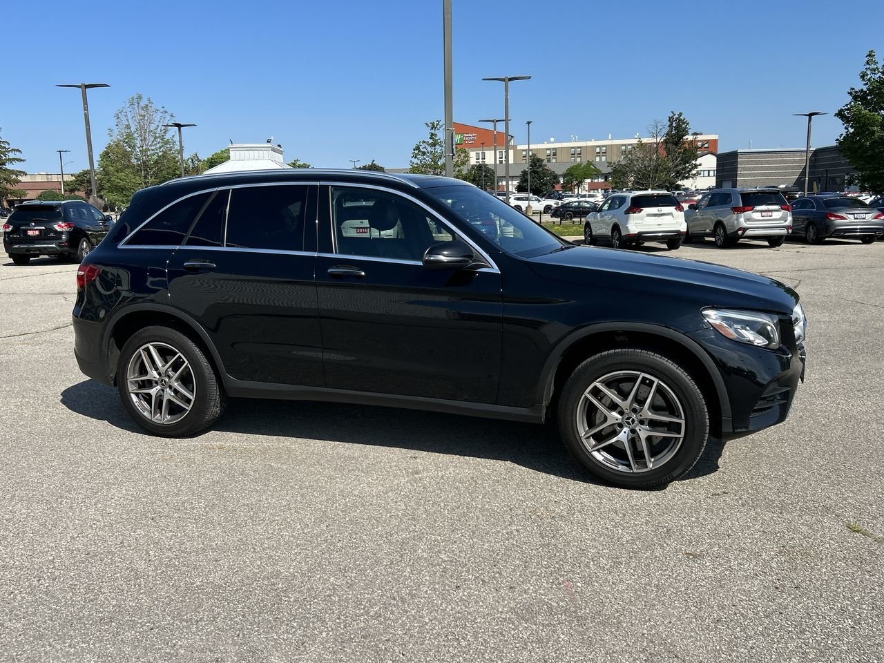 Used 2018  Mercedes-Benz GLC 300 image 13