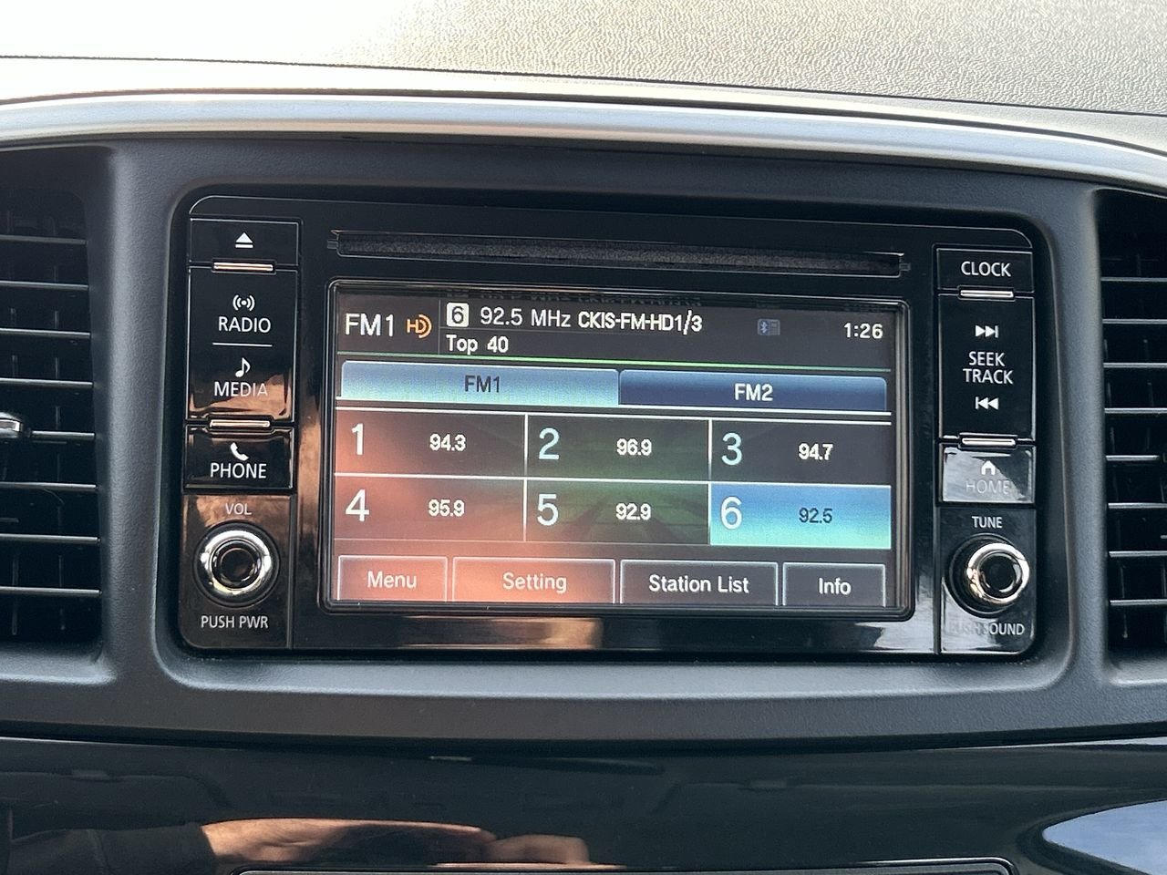 Used 2017  Mitsubishi  image 21