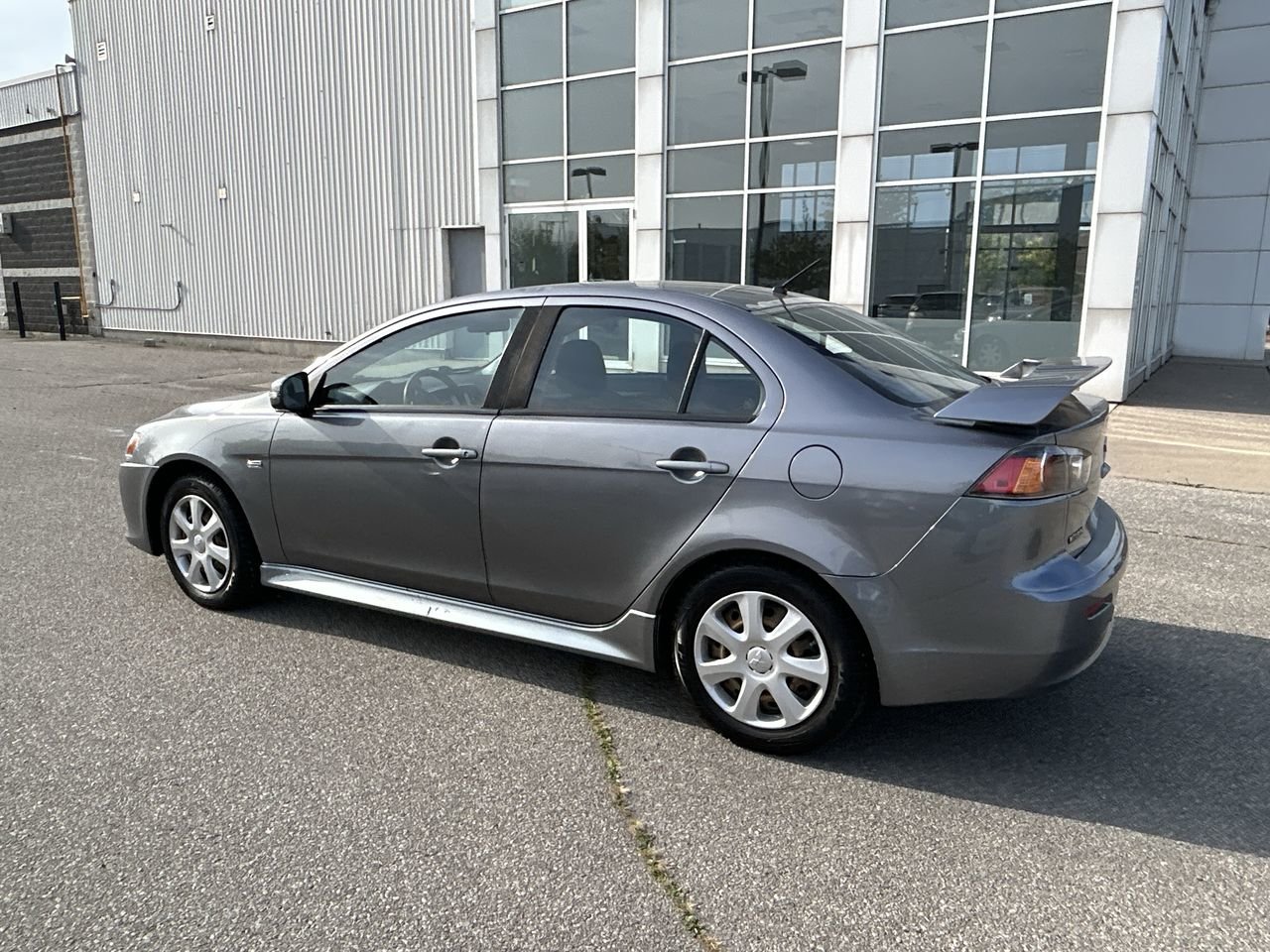 Used 2017  Mitsubishi  image 6