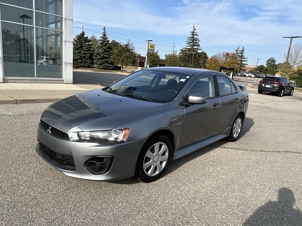 Used 2017  Mitsubishi  image 3